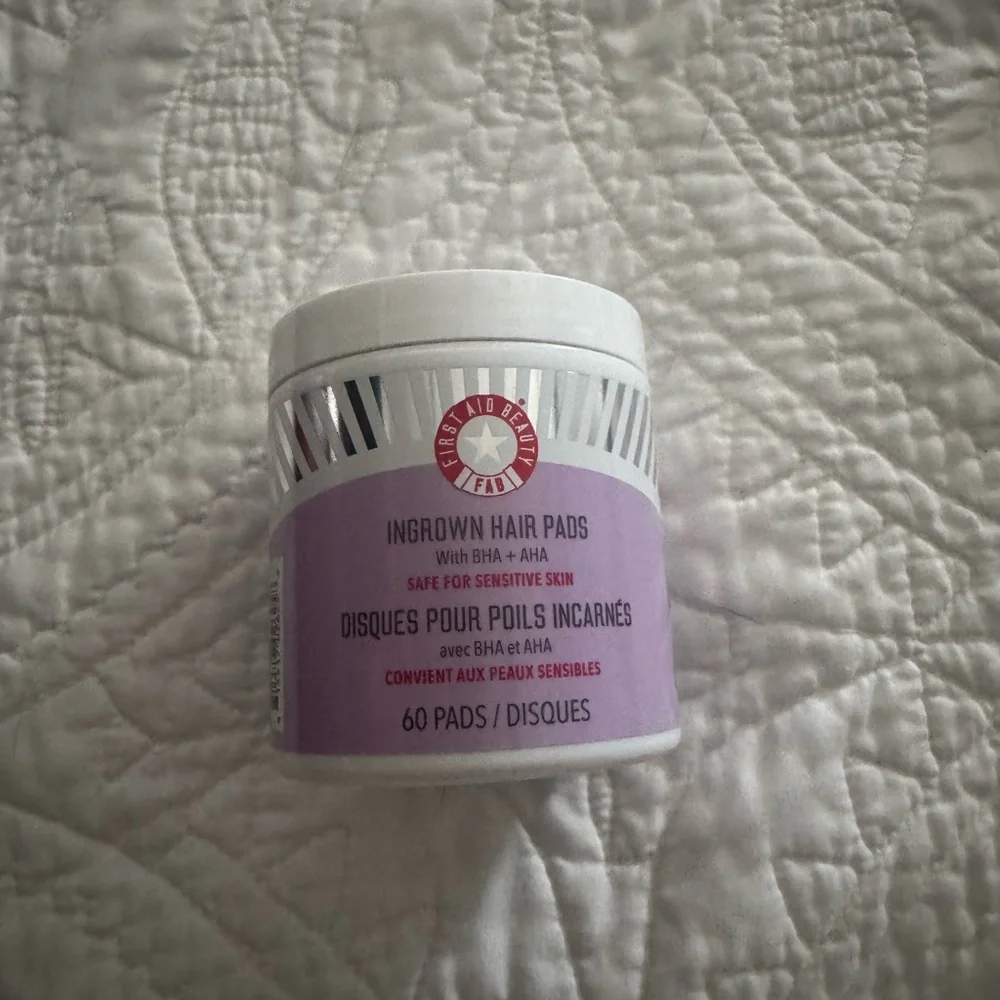 New First Aid Beauty Ingrown Hair Pads Sensitive Skin Clean Beauty cruelty free